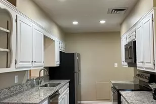313 Valley View Ave SW, Leesburg, VA 20175 - Photo 3