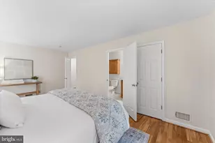 125 Victoria Pl, Sterling, VA 20164 - Photo 17