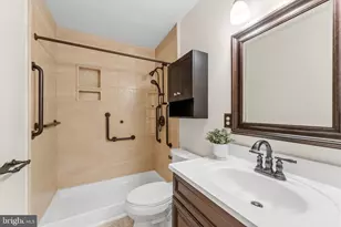 125 Victoria Pl, Sterling, VA 20164 - Photo 21