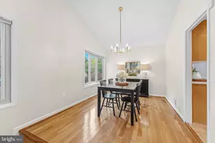 125 Victoria Pl, Sterling, VA 20164 - Photo 5