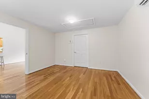 125 Victoria Pl, Sterling, VA 20164 - Photo 13