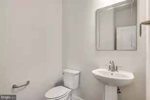 1118 Akan St SE, Leesburg, VA 20175 - Photo 19