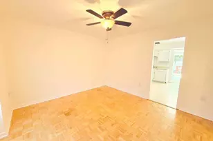 33 Park Pl, Lovettsville, VA 20180 - Photo 5