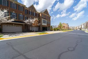22595 Windsor Locks Square, Ashburn, VA 20148 - Photo 5