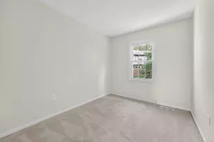 945 Holborn Ct, Sterling, VA 20164 - Photo 17