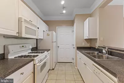 507 Sunset View Terrace SE #205, Leesburg, VA 20175 - Photo 5