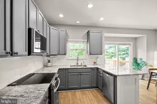 21740 Kings Crossing Terrace, Ashburn, VA 20147 - Photo 13