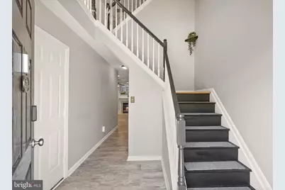 21740 Kings Crossing Terrace, Ashburn, VA 20147 - Photo 3
