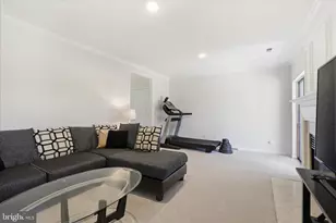 43253 Chokeberry Square, Ashburn, VA 20147 - Photo 7