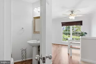 43253 Chokeberry Square, Ashburn, VA 20147 - Photo 17