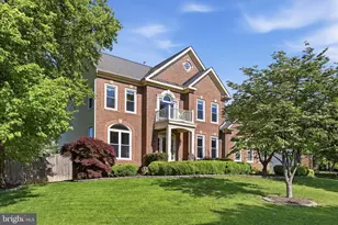 301 Shiloh Pl SE, Leesburg, VA 20175 - Photo 1