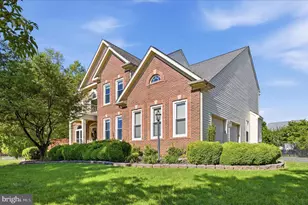 301 Shiloh Pl SE, Leesburg, VA 20175 - Photo 3
