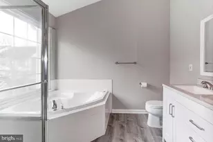 25454 Upper Clubhouse Dr, Chantilly, VA 20152 - Photo 15