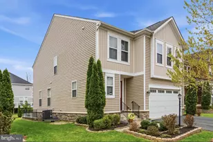 42029 Spruce Point Ct, Brambleton, VA 20148 - Photo 3