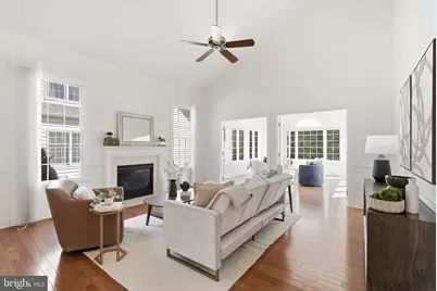 22909 N Brown Square, Ashburn, VA 20148 - Photo 5