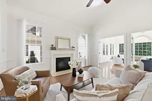 22909 N Brown Square, Ashburn, VA 20148 - Photo 19