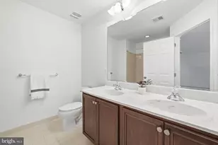 22909 N Brown Square, Ashburn, VA 20148 - Photo 39