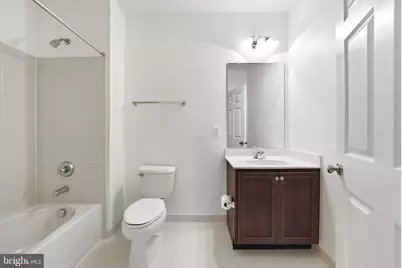 22909 N Brown Square, Ashburn, VA 20148 - Photo 45