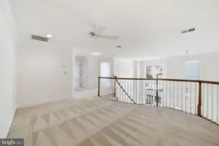 22909 N Brown Square, Ashburn, VA 20148 - Photo 33