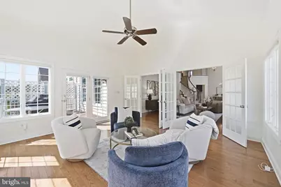 22909 N Brown Square, Ashburn, VA 20148 - Photo 15