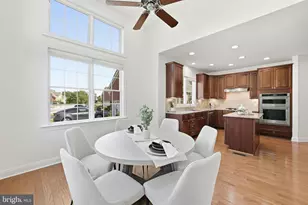 22909 N Brown Square, Ashburn, VA 20148 - Photo 13
