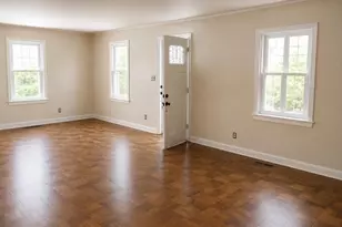 310 S 20th St, Purcellville, VA 20132 - Photo 3