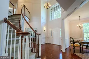 19590 Saratoga Springs Pl, Ashburn, VA 20147 - Photo 5