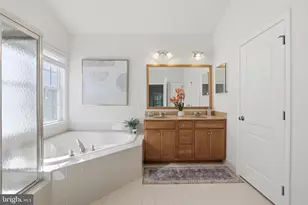 25209 Eisenhower Dr, Chantilly, VA 20152 - Photo 31