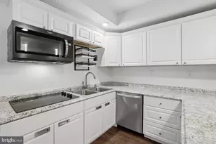 25209 Eisenhower Dr, Chantilly, VA 20152 - Photo 53