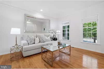 25209 Eisenhower Drive, Chantilly, VA 20152 - Photo 3