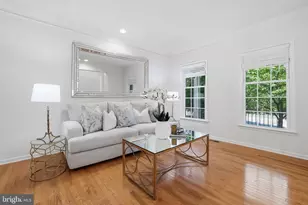 25209 Eisenhower Dr, Chantilly, VA 20152 - Photo 3