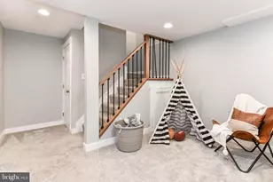 1 Glengyle Ln, Sterling, VA 20165 - Photo 35