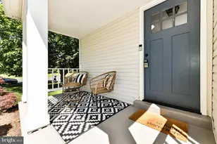 1 Glengyle Ln, Sterling, VA 20165 - Photo 3