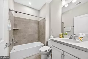 21717 Hawksbill High Cir, Sterling, VA 20164 - Photo 11