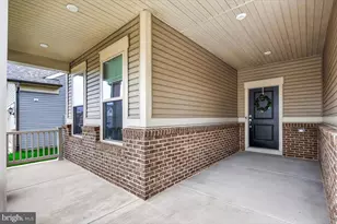21717 Hawksbill High Cir, Sterling, VA 20164 - Photo 3