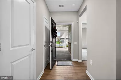 21717 Hawksbill High Circle, Sterling, VA 20164 - Photo 5