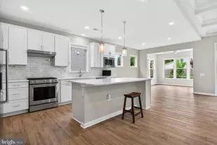 21717 Hawksbill High Cir, Sterling, VA 20164 - Photo 13