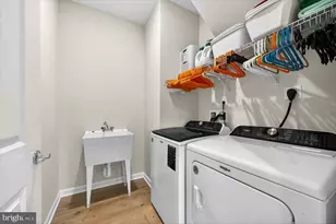 21717 Hawksbill High Cir, Sterling, VA 20164 - Photo 29