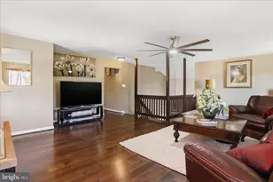 211 Keyes Ct, Sterling, VA 20164 - Photo 13