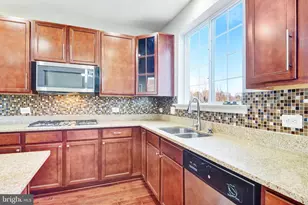 24803 Mason Dale Terrace, Chantilly, VA 20152 - Photo 9