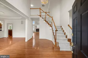 19988 Hazeltine Pl, Ashburn, VA 20147 - Photo 3