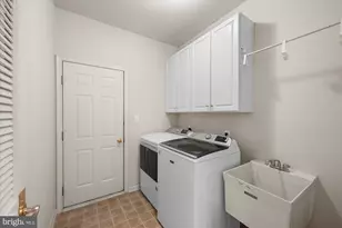 19988 Hazeltine Pl, Ashburn, VA 20147 - Photo 25