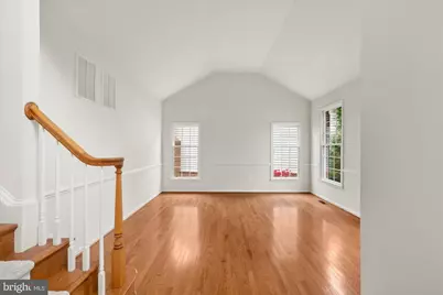 19988 Hazeltine Place, Ashburn, VA 20147 - Photo 5