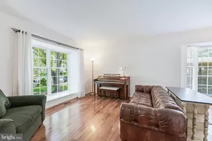 24 Newland Ct, Sterling, VA 20165 - Photo 5