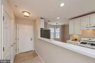 25340 Lake Mist Square, Chantilly, VA 20152 - Photo 3