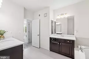 1102 Ribbon Limestone Terrace SE, Leesburg, VA 20175 - Photo 13