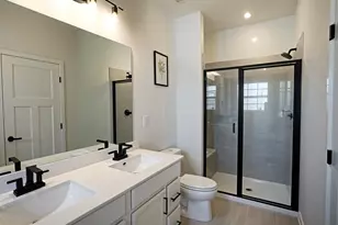 19439 Spokan Sq, Leesburg, VA 20175 - Photo 11