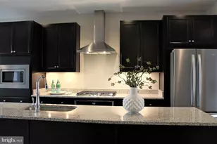 23016 Lavallette Square, Brambleton, VA 20148 - Photo 5