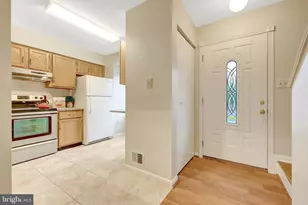 43 Sugarland Square Ct, Sterling, VA 20164 - Photo 5