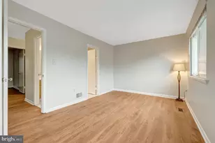 43 Sugarland Square Ct, Sterling, VA 20164 - Photo 17